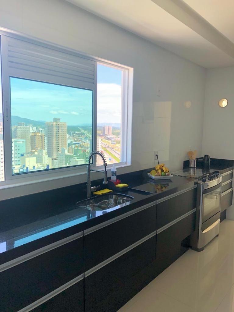 Cobertura Com Belissima Vista Para O Mar E Jacuzzi Itapema Luaran gambar